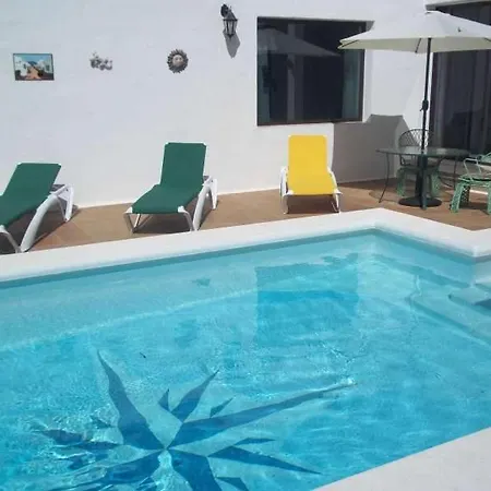 Sleeps 8 Pool Wifi Villa