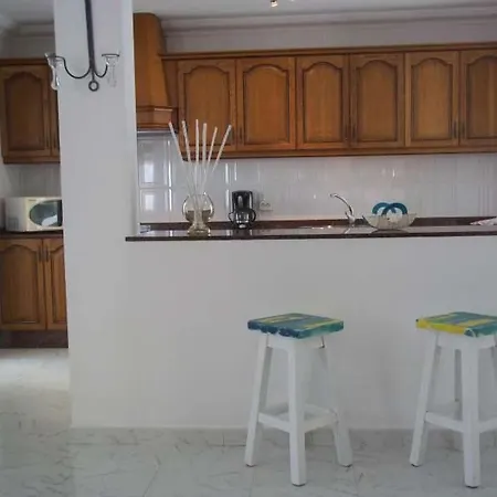 Sleeps 8 Pool Wifi Villa