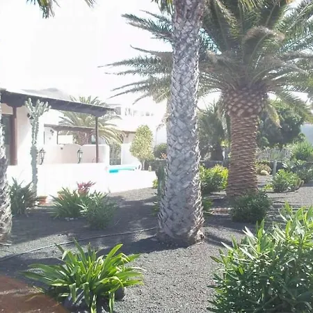 Sleeps 8 Pool Wifi Villa Las Breñas